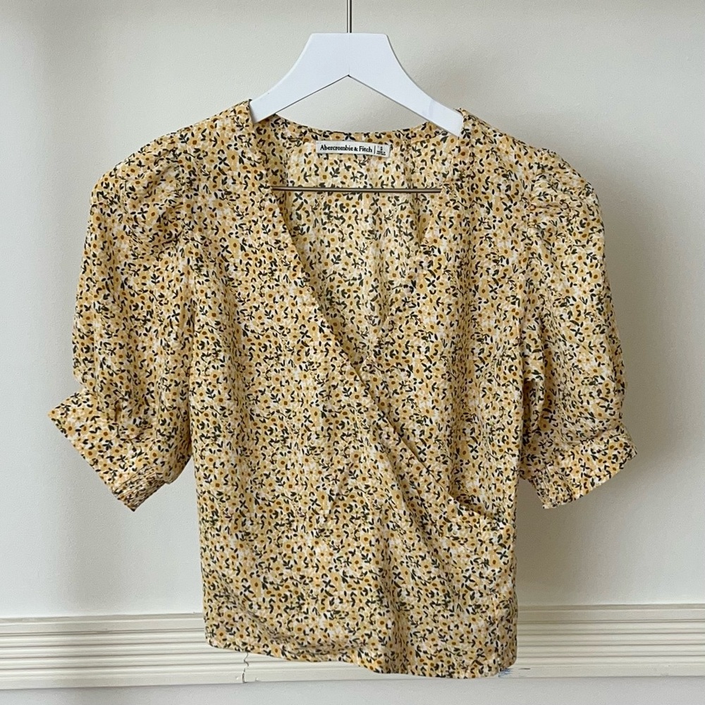 Abercrombie Floral cross-over top Size S